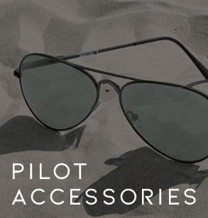 Pilot Accessories belt displayed 